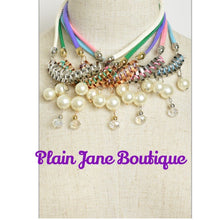 Load image into Gallery viewer, Pearly Necklace