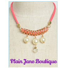 Load image into Gallery viewer, Pearly Necklace